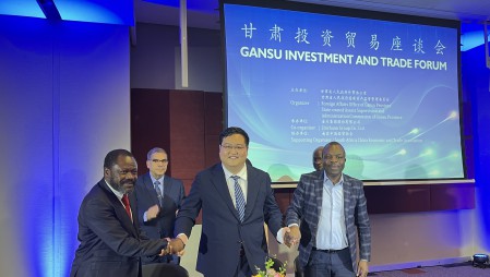 �ڸ���ʡί��ǡ�ʡ�˴�ί�����κ�������֤�����������ǲ���ˮ�������Ϸ�Լ����˹���붫�Ϸ�ũҵ����ͬ�ˡ��Ϸǽ��������֡��й���֧�����и�����еȶ�һ���ǩ������Э����